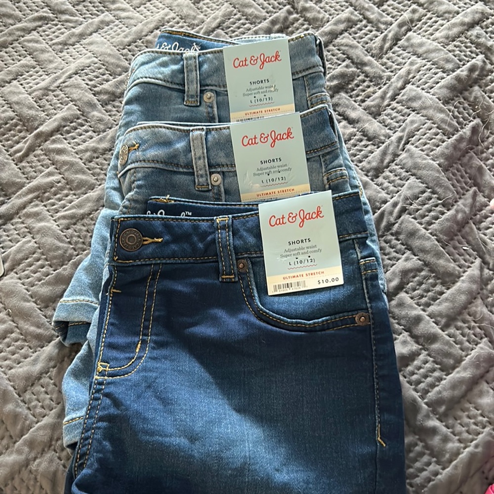 3 or girls short Cat snd Jack